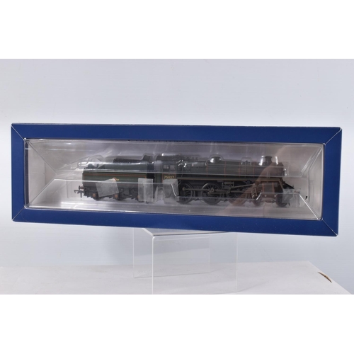 278 - A BOXED  BACHMANN  BRANCHLINE  MODEL RAILWAYS OO GAUGE Standard Class 4MT 75027 BR2 Tender BR lined ... 