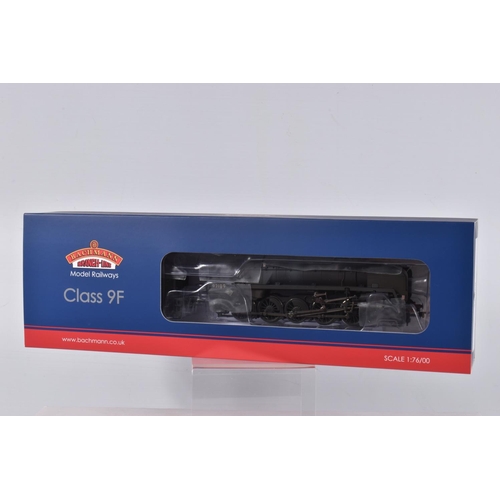 285 - A BOXED  BACHMANN  BRANCHLINE  MODEL  RAILWAYS  OO GAUGE Standard Class 9F, 92189 in BR Black with l... 