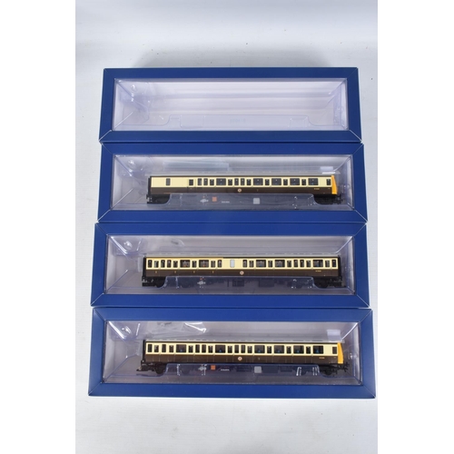 286 - A BOXED  BACHMANN  BRANCHLINE  MODEL  RAILWAYS  OO GAUGE Class 117 3-Car DMU GWR 150 chocolate and c... 