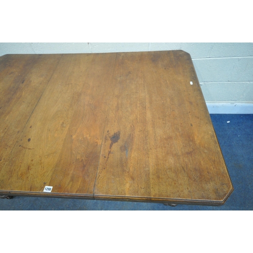 1298 - AN EDWARDIAN CENTURY WALNUT WIND OUT DINING TABLE, with one additional leaf, open length 148cm x clo... 