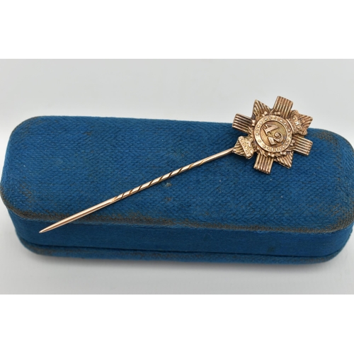 44 - A CASED 9CT GOLD SCOTTISH STICK PIN, Latin inscription 'Nemo Me Impune Lacessit' translates to Scott... 