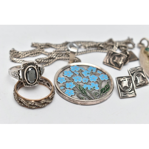 45 - FIVE PIECES OF JEWELLERY, to include a circular enamel flower pendant, stamped 925, fitted with a ta... 