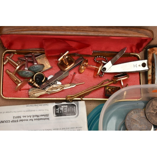 121 - A BOX OF ASSORTED ITEMS, to include two Sekonda wristwatches, an Oskar Emil automatic wristwatch, bo... 