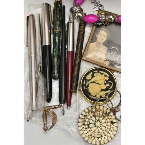 128 - A BOX OF ASSORTED ITEMS, to include a 'Parker' fountain pen fitted with a 14k nib, another 'Parker' ... 