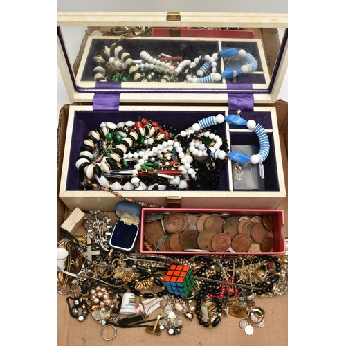 133 - A BOX OF ASSORTED JEWELLERY, to include a yellow metal S link chain fitted with a Star of David pend... 