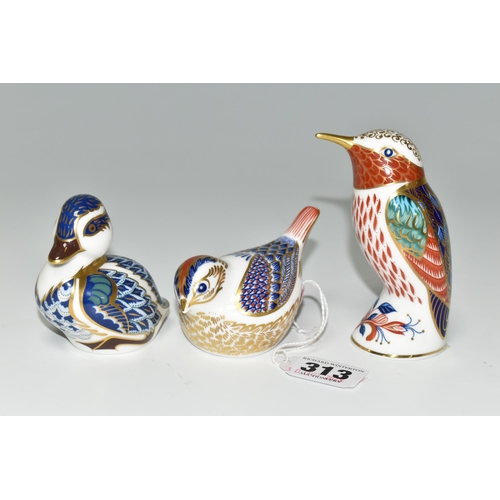 313 - THREE ROYAL CROWN DERBY BIRD PAPERWEIGHTS, comprising Goldcrest, Hummingbird, and Sitting Duckling, ... 