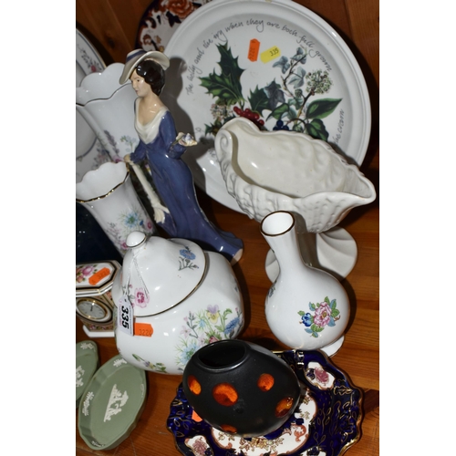 335 - A GROUP OF ASSORTED CERAMICS INCLUDING FOUR PIECES OF GREEN WEDGWOOD JASPERWARE, a Royal Crown Derby... 