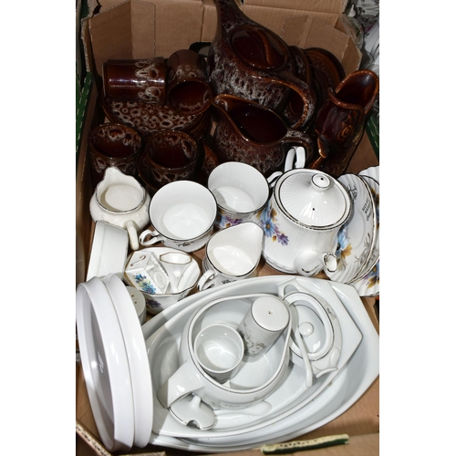 357 - THREE BOXES AND LOOSE TEA AND DINNER WARES, to include twenty three pieces of Mason's 'Regency' patt... 