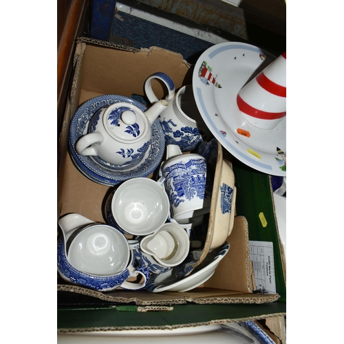 378 - SEVEN BOXES AND LOOSE CERAMICS AND GLASS WARES, to include a quantity of Willow Pattern and other bl... 