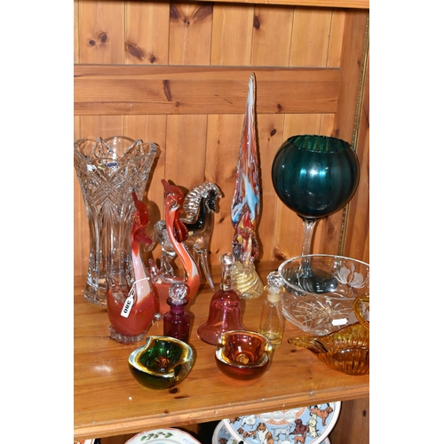 380 - A COLLECTION OF DECORATIVE GLASSWARES, to include a red and amber Murano sommerso figure eight bowl,... 