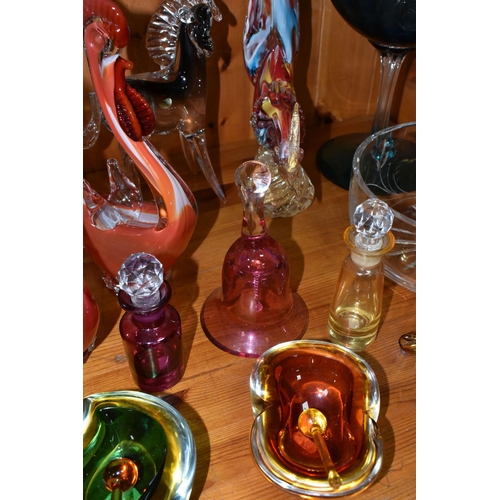 380 - A COLLECTION OF DECORATIVE GLASSWARES, to include a red and amber Murano sommerso figure eight bowl,... 