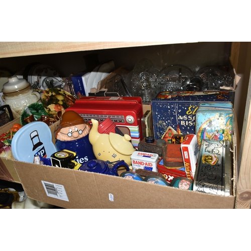 428 - SIX BOXES AND LOOSE SUNDRY ITEMS ETC, to include plated wares, boxed flatware, advertising wares inc... 