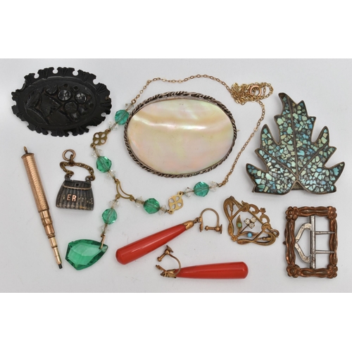 53 - ASSORTED JEWELLERY, to include a yellow metal green and colourless paste pendant necklace, fitted wi... 