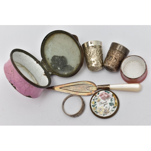 60 - A SELECTION OF ITEMS, to include a Charles Horner Dorcas thimble and a further thimble, a Bilston an... 