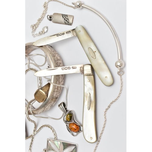 126 - A SMALL ASSORTMENT OF SILVER AND WHITE METAL, to include two silver and mother and pearl fruit knive... 