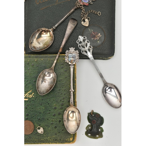 132 - AN ASSORTMENT OF SILVER AND JEWELLERY, to include a silver souvenir spoon, hallmarked Birmingham, an... 