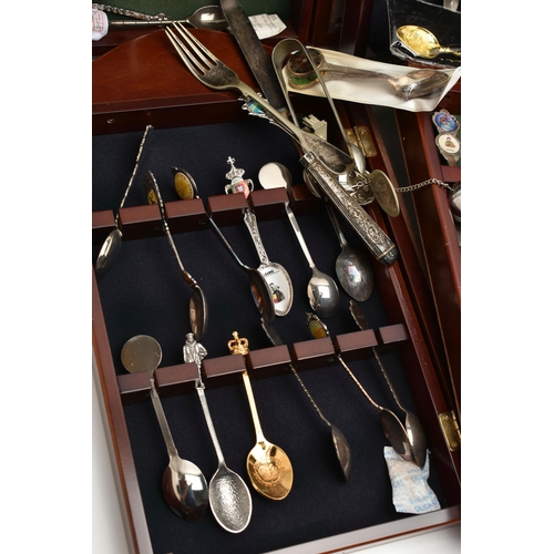 190 - A BOX OF WALL MOUNTED WOODEN TEASPOON DISPLAY CABINETS WITH COLLECTABLE TEASPOONS, eight displays in... 