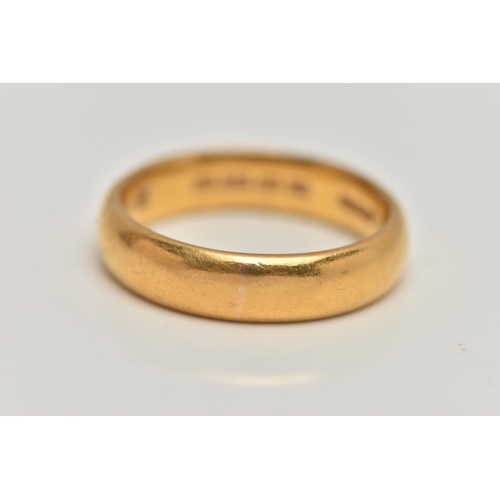 92 - A 22CT GOLD BAND RING, polished band, approximate band width 4.8mm, hallmarked 22ct London, ring siz... 