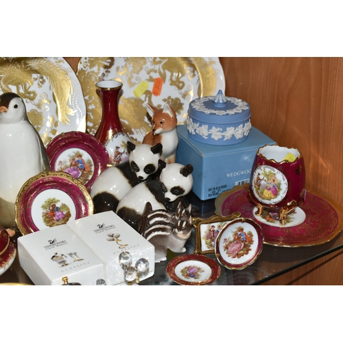 350 - A GROUP OF NAMED ORNAMENTS AND CABINET PLATES, comprising three Royal Crown Derby 'Gold Aves' patter... 