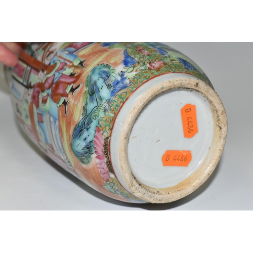 361 - A LATE 19TH / EARLY 20TH CENTURY CHINESE CANTON FAMILLE ROSE PORCELAIN BALUSTER VASE WITH RAISED RIM... 