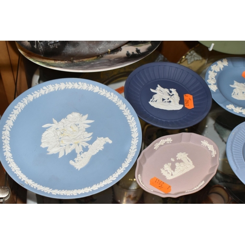 366 - A COLLECTION OF WEDGWOOD JASPERWARE, comprising twelve black Jasperware trinket dishes and one trink... 