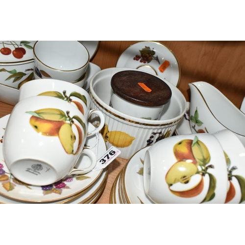 376 - FORTY FOUR PIECES OF ROYAL WORCESTER EVESHAM TEA AND DINNER WARES, to include a meat plate, a sauce ... 