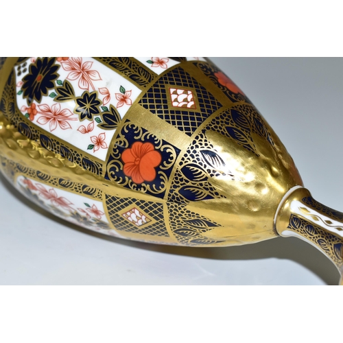 378 - A ROYAL CROWN DERBY 'IMARI 1128 SOLID GOLD' BAND TWIN HANDLED VASE AND FIXED COVER, short pedestal a... 