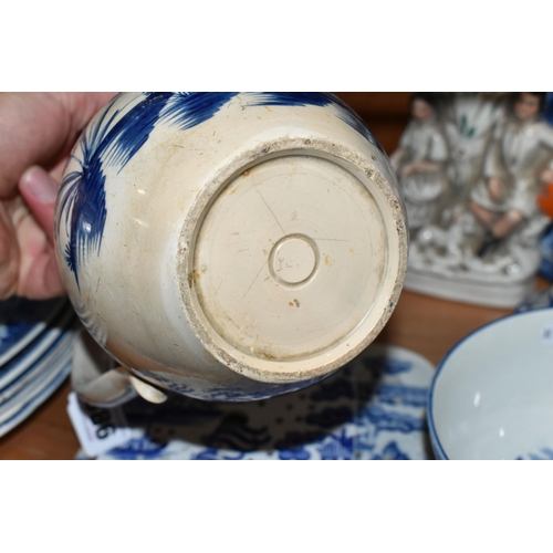 386 - A COLLECTION OF LATE 18TH AND 19TH CENTURY BLUE AND WHITE TRANSFER PRINTED POTTERY, ETC, comprising ... 