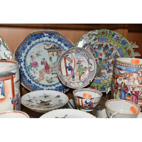 389 - A COLLECTION OF LATE 18TH AND 19TH CENTURY CHINESE EXPORT PORCELAIN, comprising a tankard with drago... 