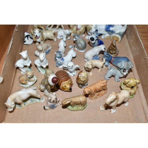 410 - ONE TRAY OF 1950s WADE WHIMSIES AND A BAMBI MONEY BOX, Bambi money box has original stopper (small m... 