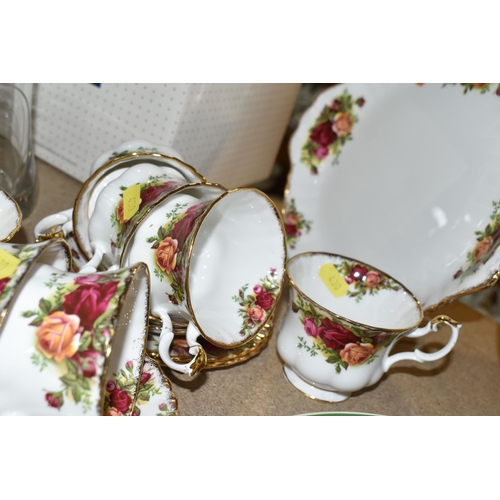 430 - A GROUP OF ROYAL ALBERT 'OLD COUNTRY ROSES' PATTERN TEAWARE, comprising a cake plate, milk jug, suga... 