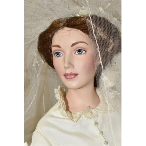 440 - A FRANKLIN HEIRLOOM PORCELAIN DOLL, 1993 EDITION VICTORIA AND ALBERT BRIDE, HEIGHT 54CM (1) (Conditi... 