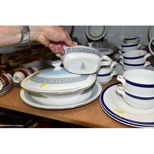 473 - A GROUP OF VARIOUS DINNER WARES, to include burgundy and gilt banded Mascot China/Acme Japan dinner ... 