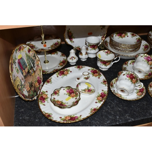 447 - A COLLECTION OF ROYAL ALBERT 'OLD COUNTRY ROSES' PATTERN TEAWARE, comprising teapot, nine tea cups, ... 