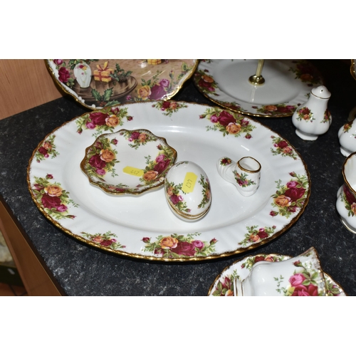 447 - A COLLECTION OF ROYAL ALBERT 'OLD COUNTRY ROSES' PATTERN TEAWARE, comprising teapot, nine tea cups, ... 