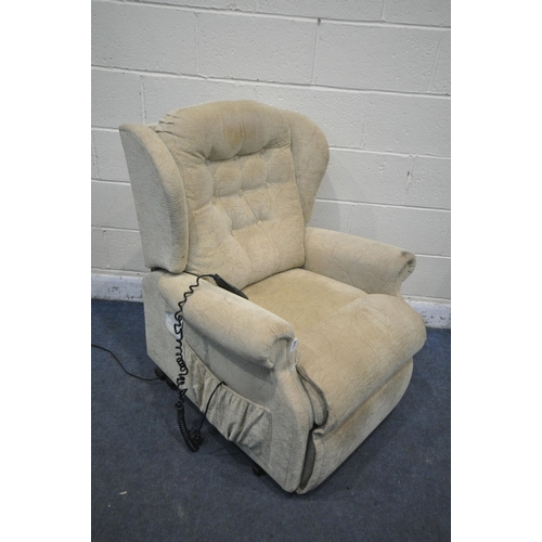 1338 - A SHERBORNE CREAM ELECTRIC RISE AND RECLINE ARMCHAIR, width 80cm x depth 84cm x height 99cm (conditi... 