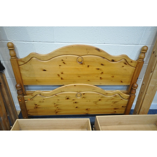 1342 - A MODERN PINE 4FT6 BEDSTEAD, with four drawers (condition report: missing one drawer handle, signs o... 