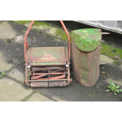 1011 - A VINTAGE QUALCAST MANUAL CYLINDER MOWER with grass box Condition Report: some surface rust and pain... 