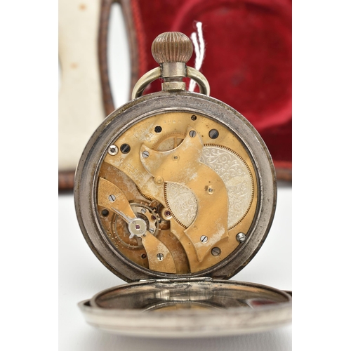 21 - AN 'AVIAZIONE MILITARE ITALIANA' GOLIATH POCKET WATCH AND DISPLAY CASE, hand wound movement, white d... 