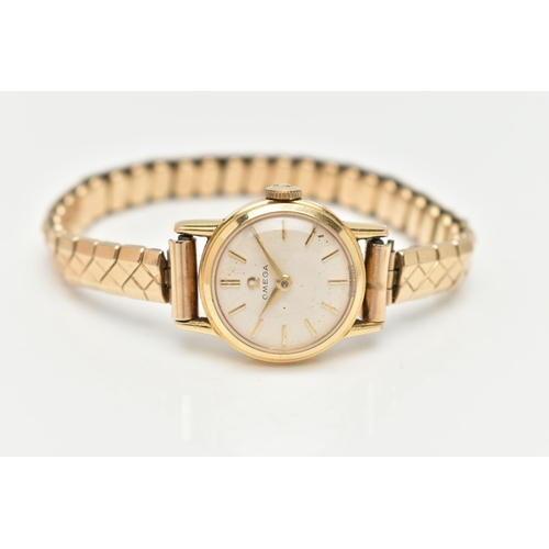 28 - A LADYS 'OMEGA' WRISTWATCH, manual wind, round silver dial signed 'Omega', baton markers, gold tone ... 