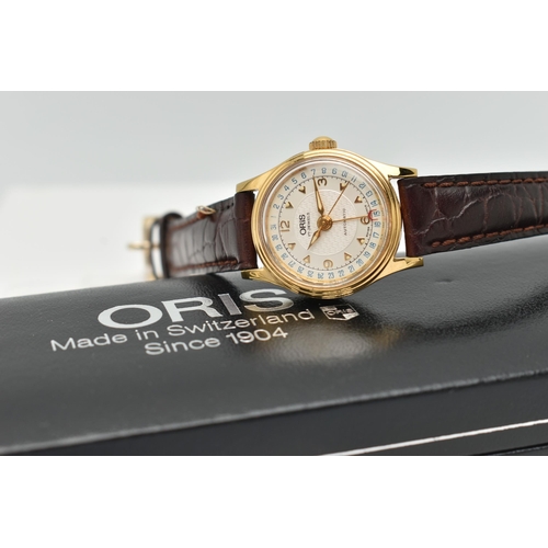 104 - AN 'ORIS' POINTER DATE WRISTWATCH, automatic movement, round dial signed 'Oris' 17 jewels automatic,... 