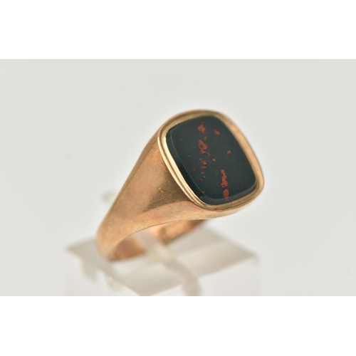 94 - A 9CT GOLD SIGNET RING, bloodstone inlay set in yellow gold, tapered shoulders, hallmarked 9ct Birmi... 