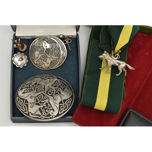 144 - ASSORTED ITEMS, to include a boxed scouts silver wolf award hallmarked 'Daniel George Collins' Birmi... 