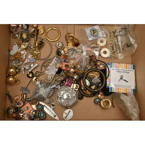 151 - A BOX OF ASSSORTED ITEMS, to include various pieces of costume jewellery such as chains, bracelets, ... 