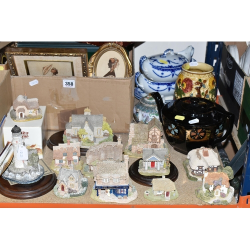 358 - LILLIPUT LANE SCULPTURES AND CERAMICS, to include 'The China Shop', 'The Gingerbread Shop', 'Daisy C... 