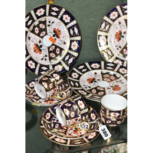 380 - A GROUP OF ROYAL CROWN DERBY IMARI 2451 TEA WARES, to include three tea plates, two side plates - on... 