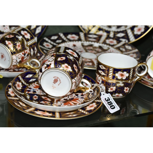 380 - A GROUP OF ROYAL CROWN DERBY IMARI 2451 TEA WARES, to include three tea plates, two side plates - on... 