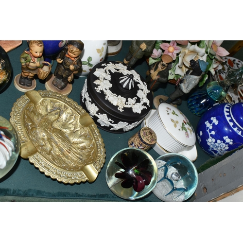 382 - A GROUP OF CERAMICS, GLASS AND METAL WARES, to include a Royal Doulton Falstaff HN2054 figure, a Cap... 