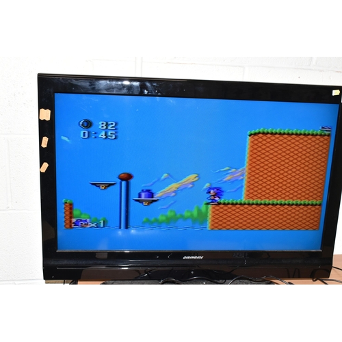 434 - SEGA MASTER SYSTEM II SONIC THE HEDGEHOG VERSION AND GAMES, includes Sonic The Hedgehog (inside the ... 