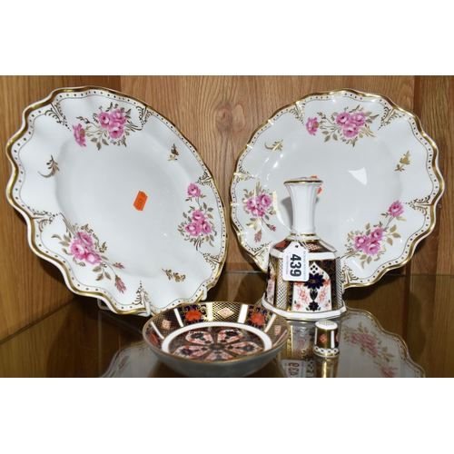 439 - A GROUP OF ROYAL CROWN DERBY DINNER AND GIFTWARES, comprising an Imari 1128 bell, trinket dish, and ... 